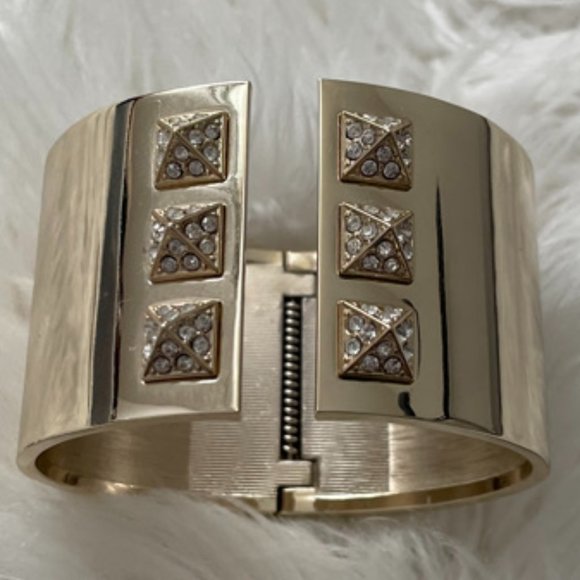 Victoria's Secret gold cuff bracelet - Picture 2 of 4